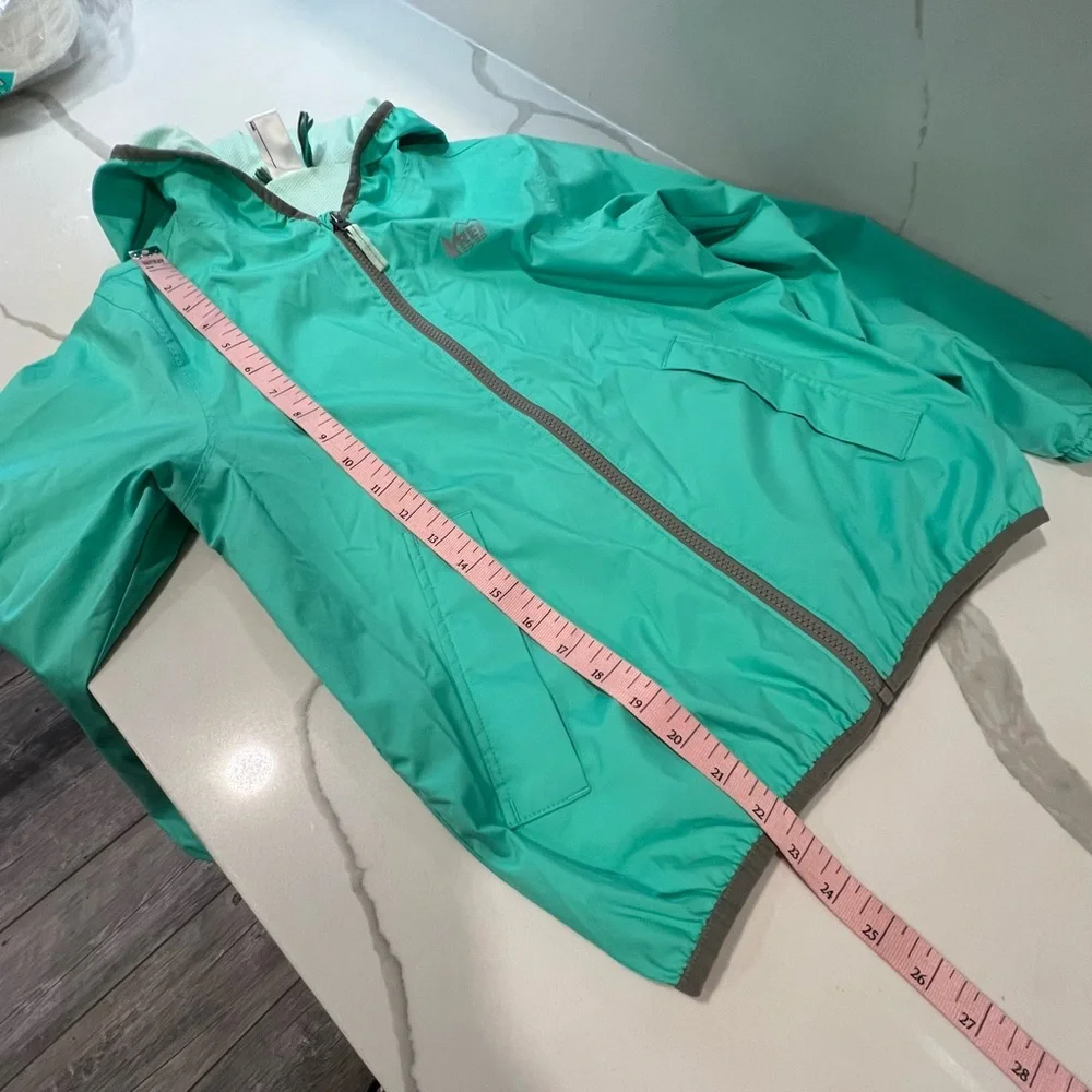 REI CO-OP Kids Medium 10-12 Groundbreaker Rain Wind Jacket hood green/grey light
